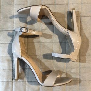 Michael, Samantha Nude Heels